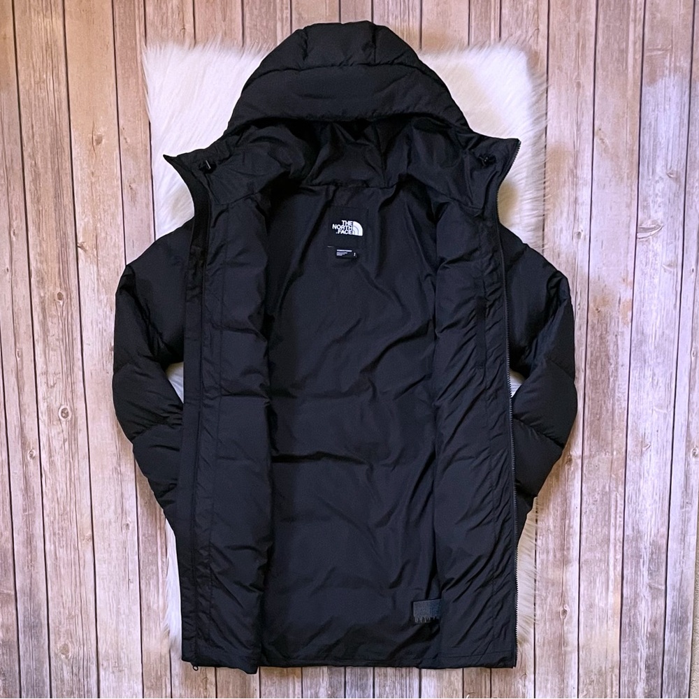 The North Face Women’s Gotham Parka In TNF Black - Picture 5 of 9